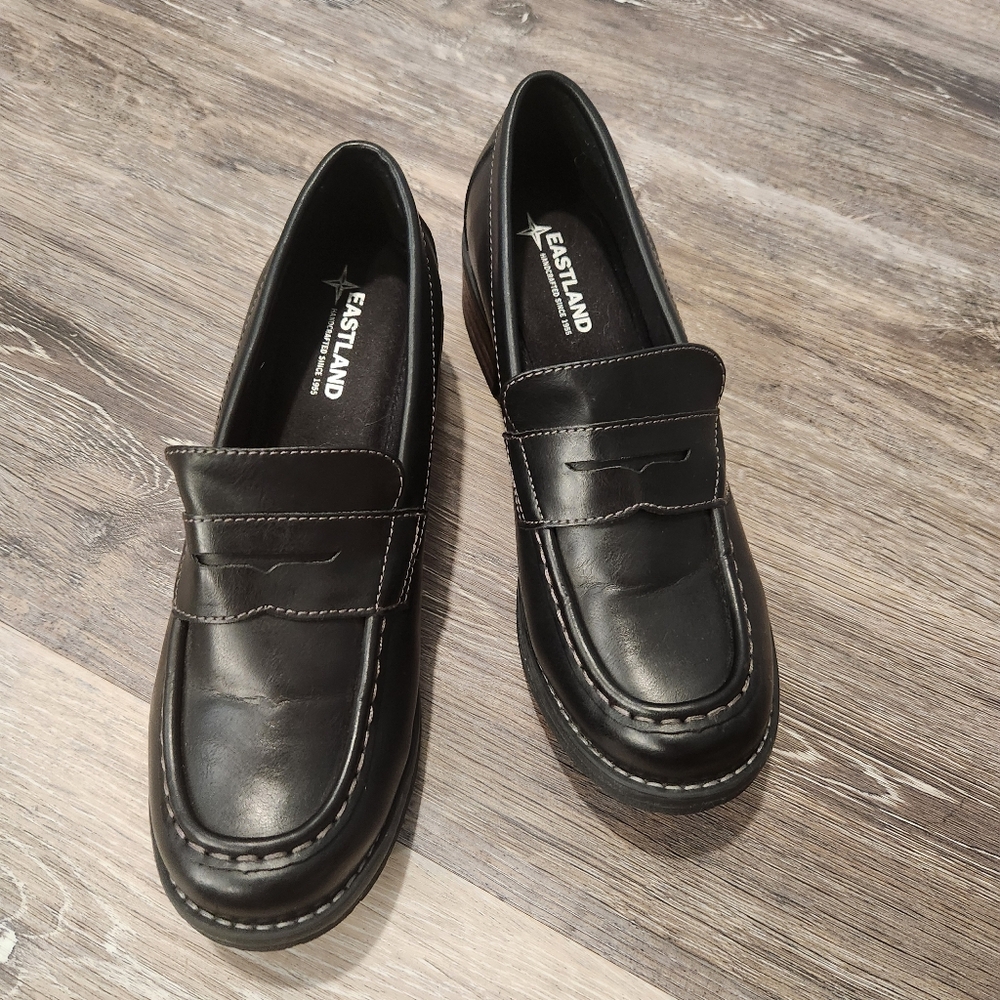 Excellent condition Eastland Chuncky platform loafers sz 9